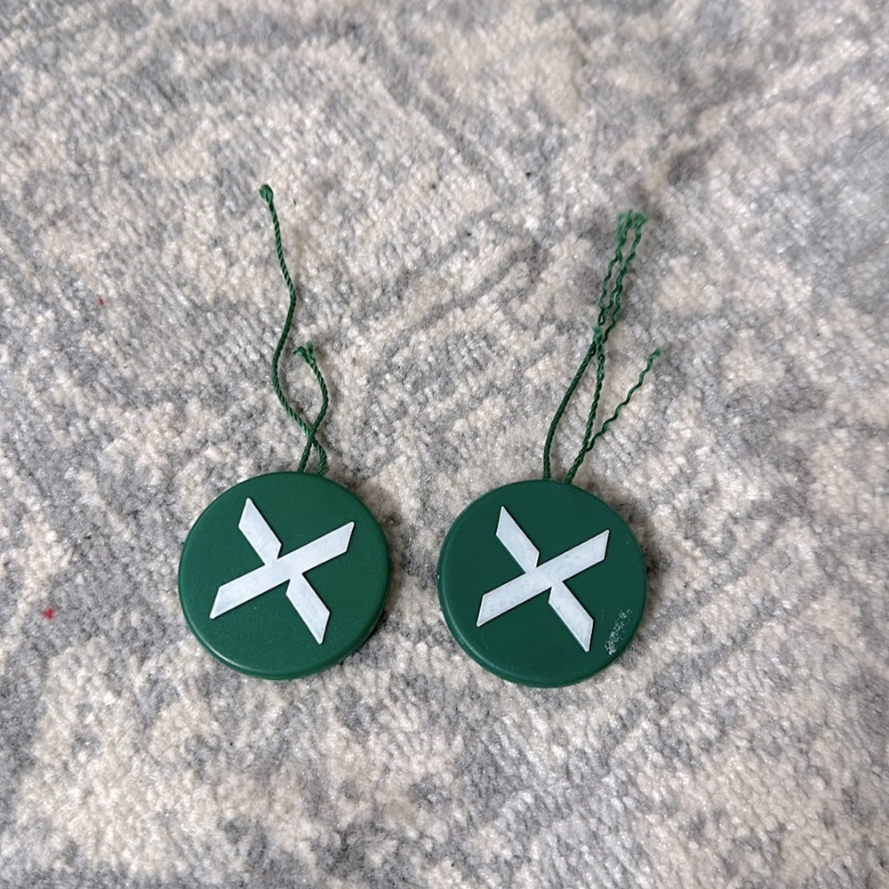 Stock X - 2 Verified Tags With Qr Code - image 1